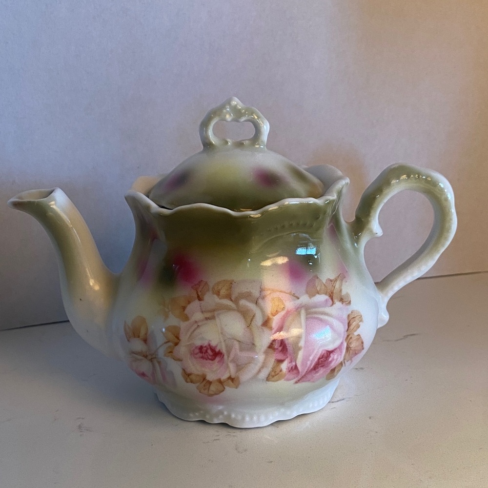 Darling Vintage 1940s Mini Leuchtenburg-Bavaria/ Germany Teapot